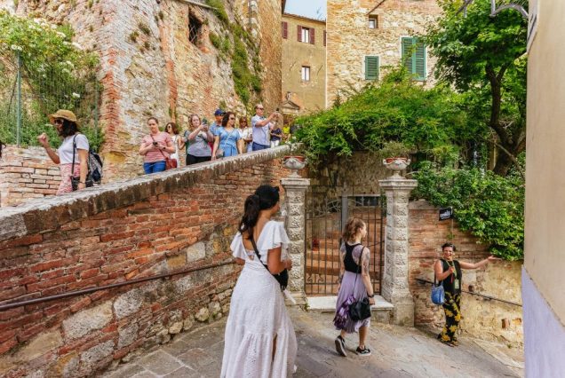 day trip from Rome to Tuscany