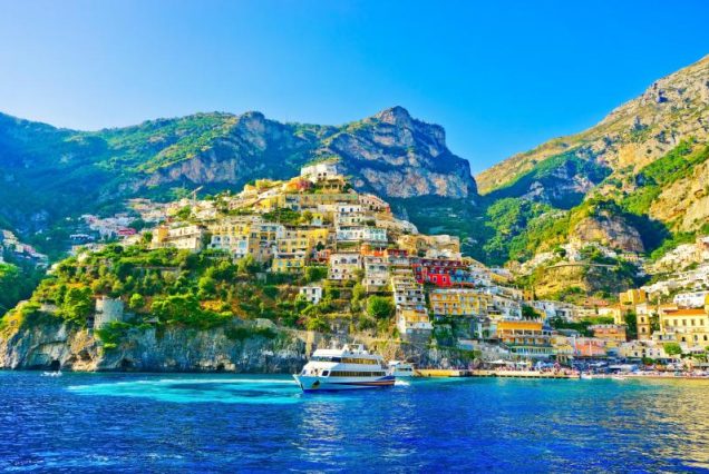 Day tour from Rome to Pompeii and Amalfi Coast