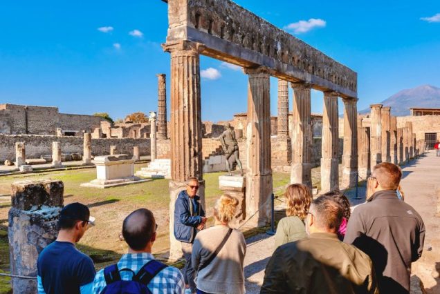 Day tour from Rome to Pompeii and Amalfi Coast