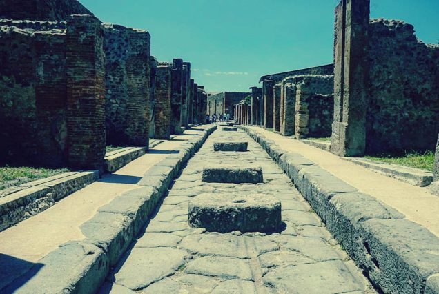 Port Naples to Pompeii